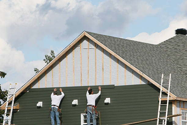 Professional Emergency Siding Repair technician working in Chesapeake, OH